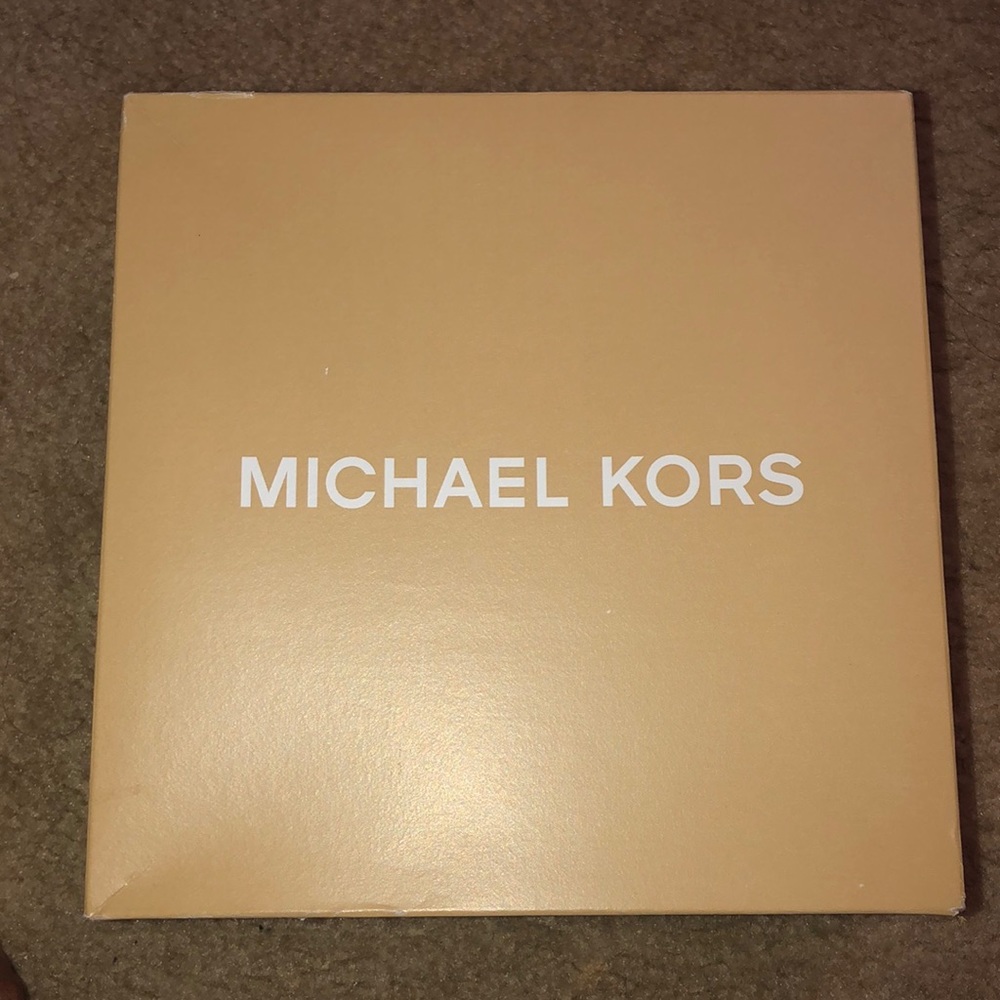 Michael Kors Wristlet Wallet